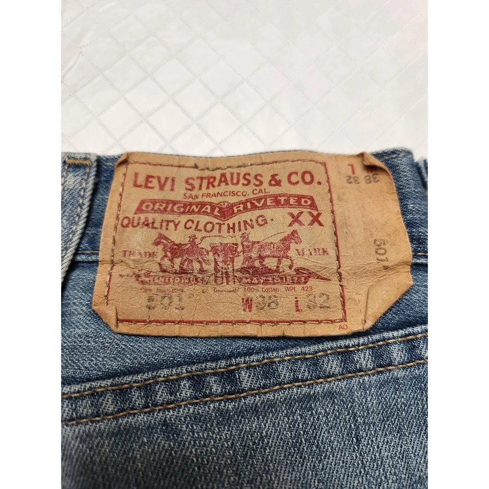 Levis 501 Jeans Mens 38x32 Blue Medium Wash‎ Straight Leg Button Fly Denim Pants